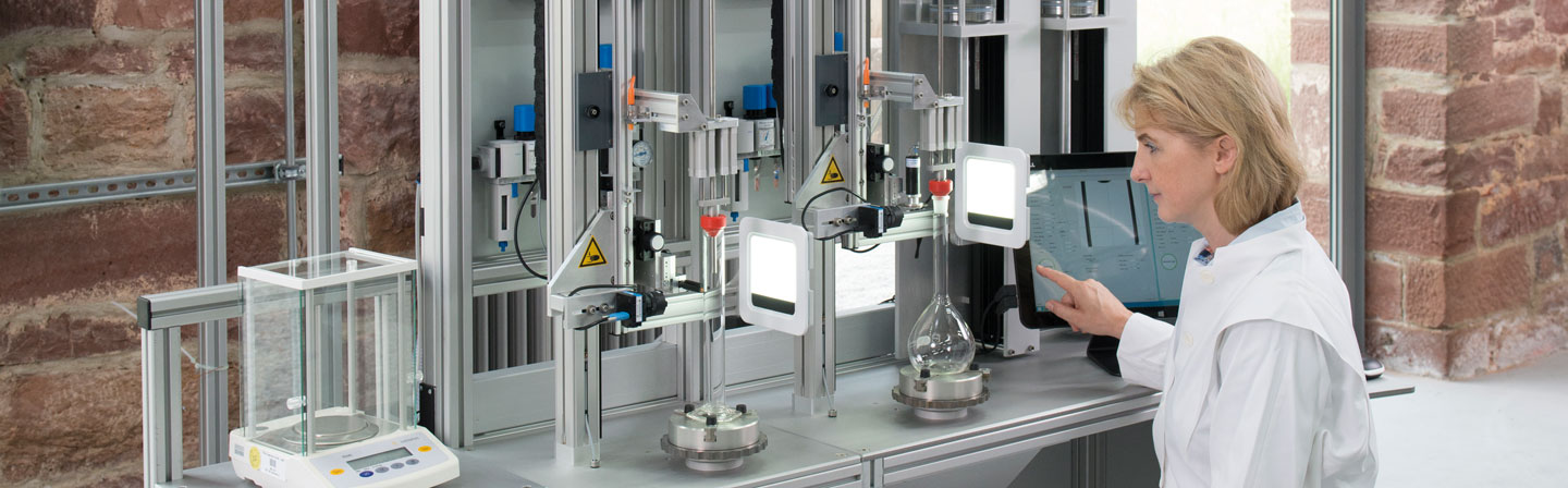 AquajustCAM for adjusting volumetric flasks and measuring cylinders